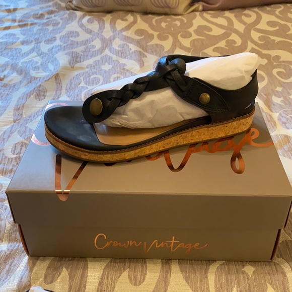 Wedge Sandal - Picture 2 of 3